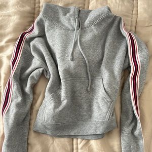 Aritzia TNA the iconic hoodie